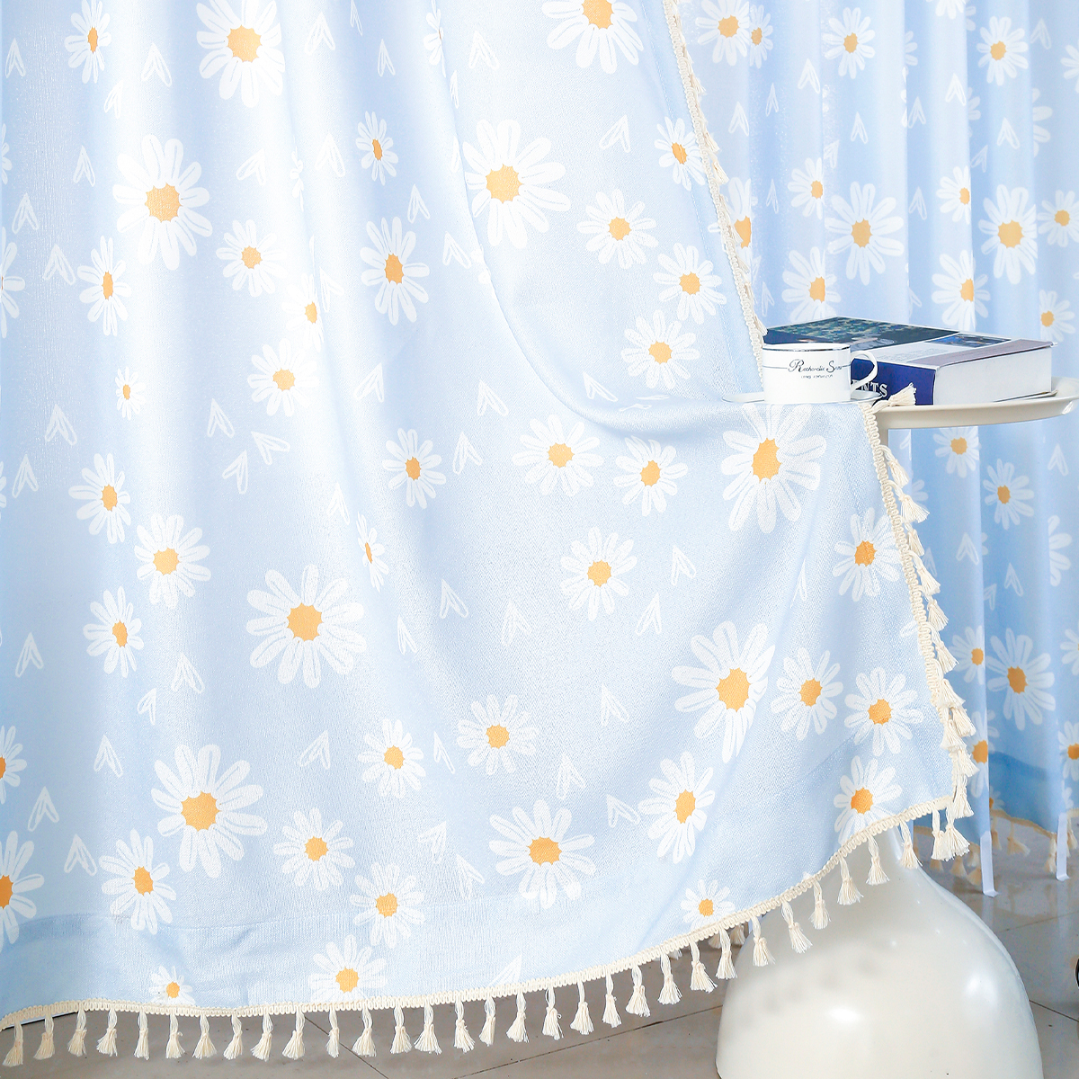 Blue White Daisy 3