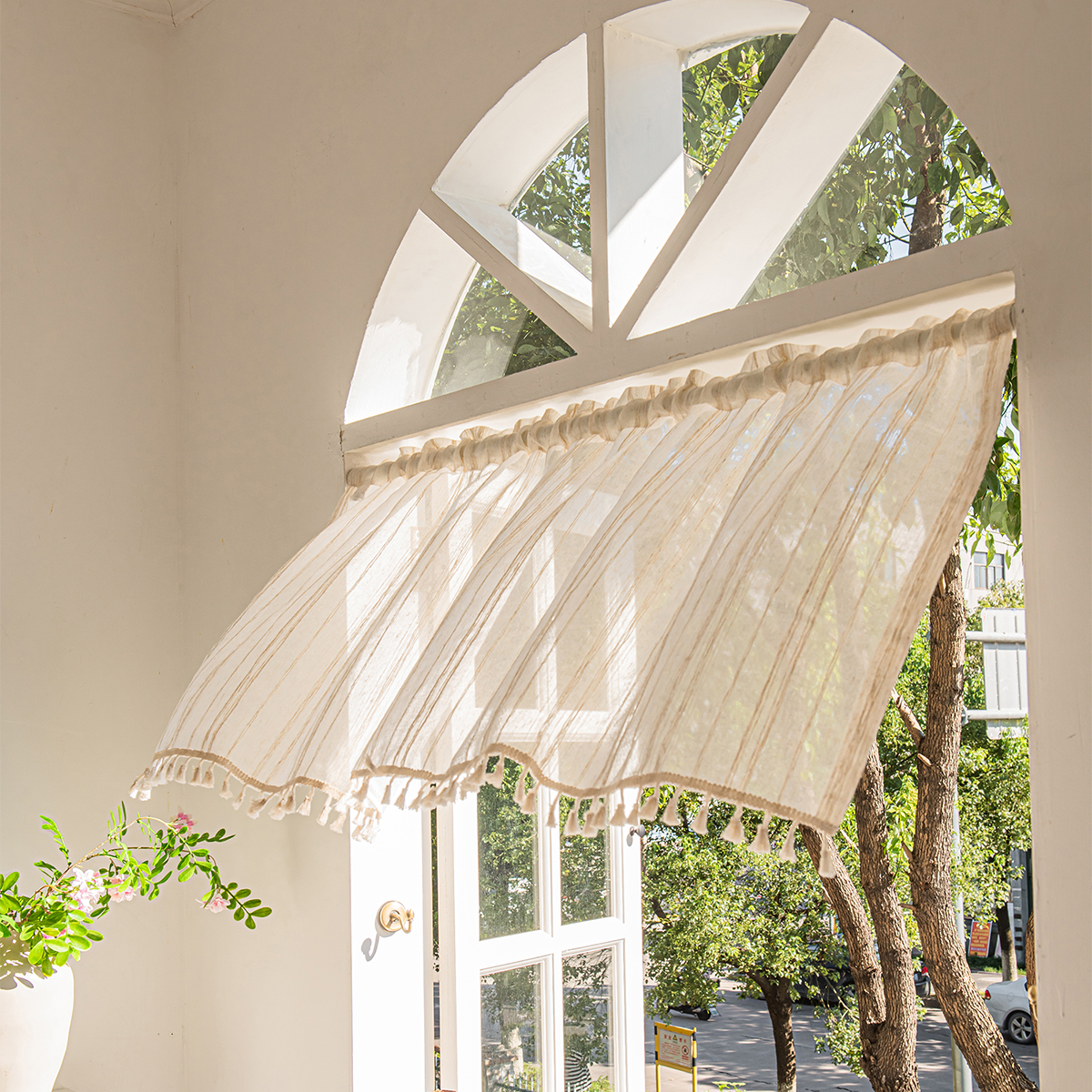 Four-color tree design sheer curtain 3